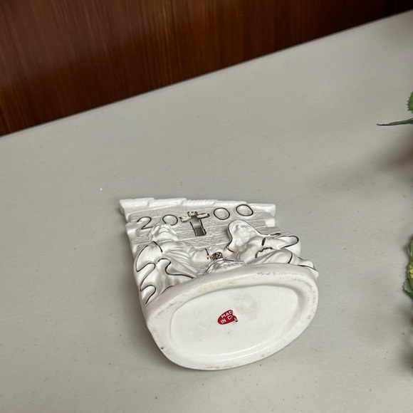 Christmas Nativity Scene ceramic Candle holder - Picture 7 of 9